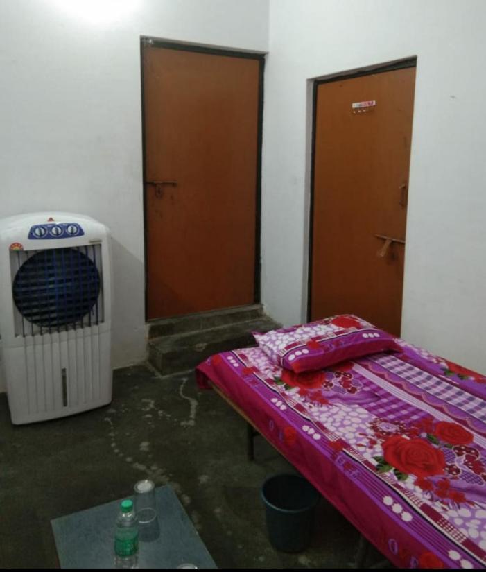 Mannat Rooms Аллахабад Экстерьер фото